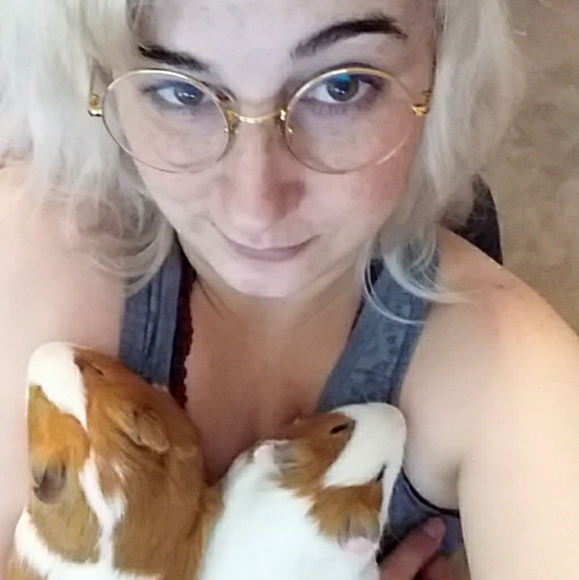 Meet Your Posher - Picture 2 of 7